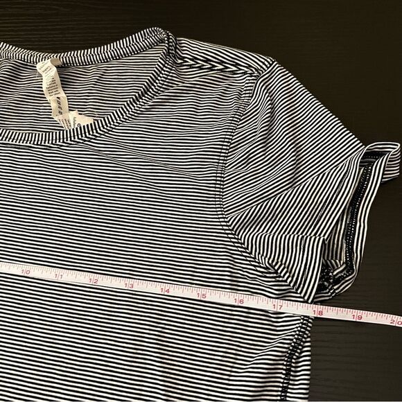 Lululemon Love Crew Short Sleeve Shirt Black White Striped Women's 6 - Picture 7 of 8